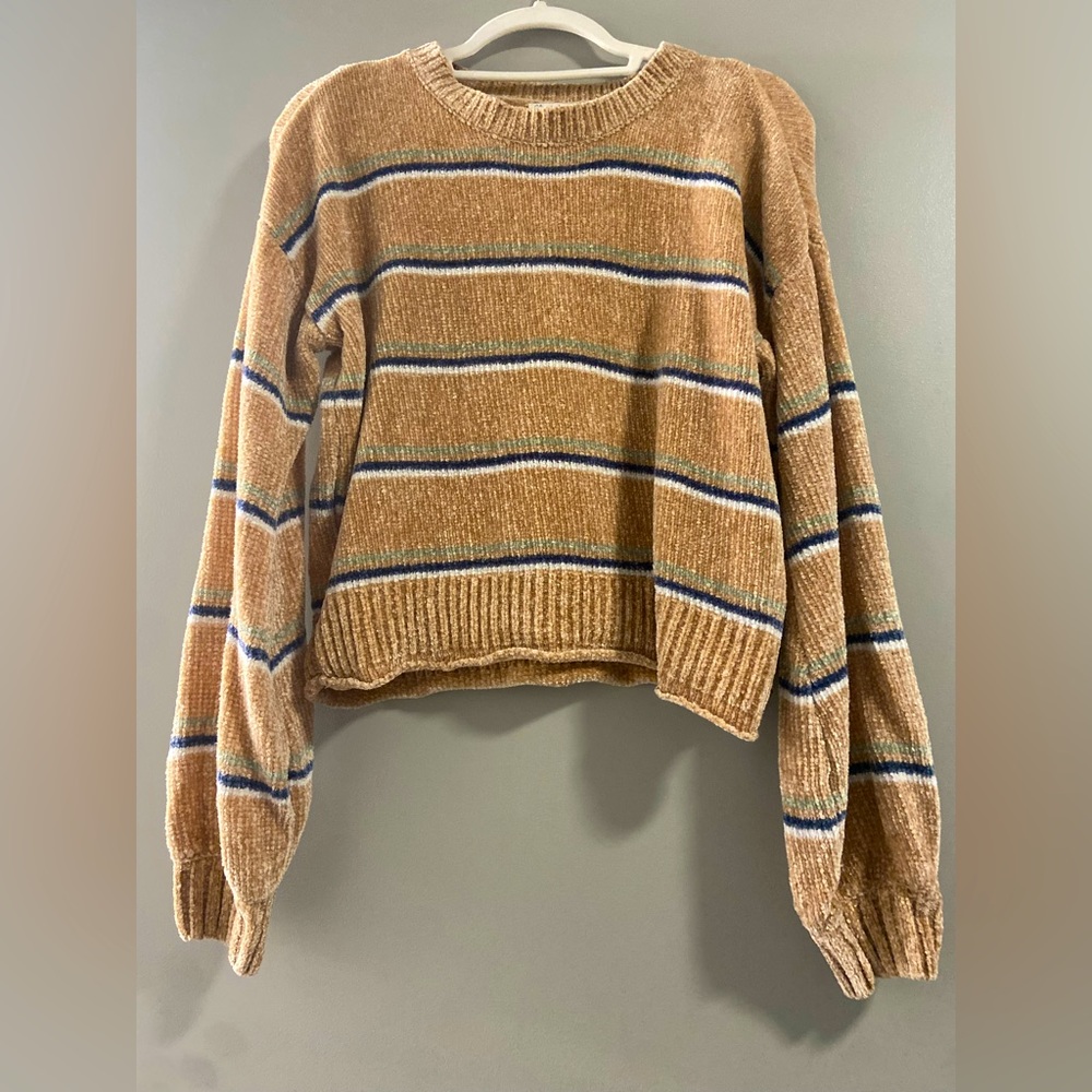 Super cute sweater!